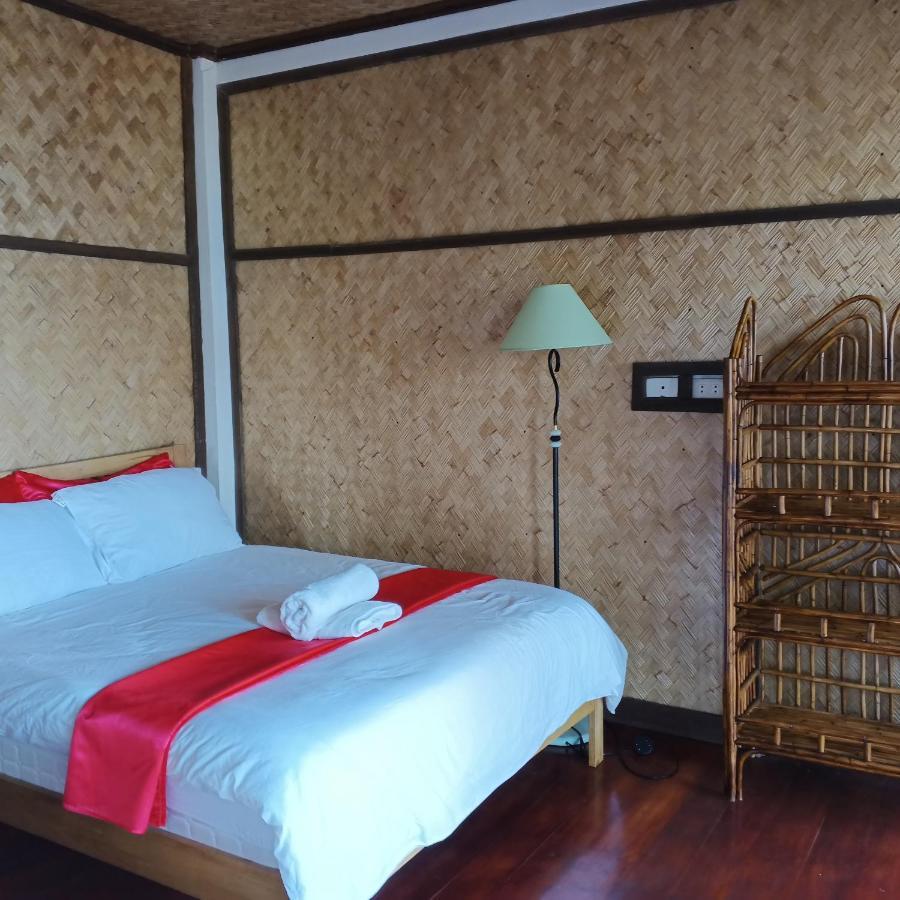 Miley Lodging Restobar New Busuanga Quarto foto